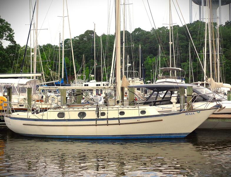 1983 Pacific Seacraft 37 — photo 1