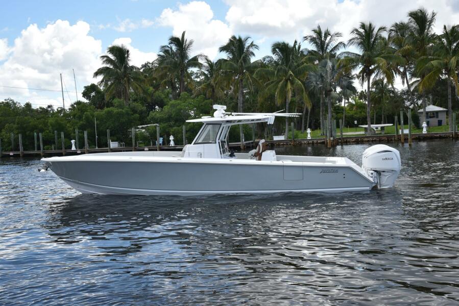 2027 Jupiter 380 LS — photo 1