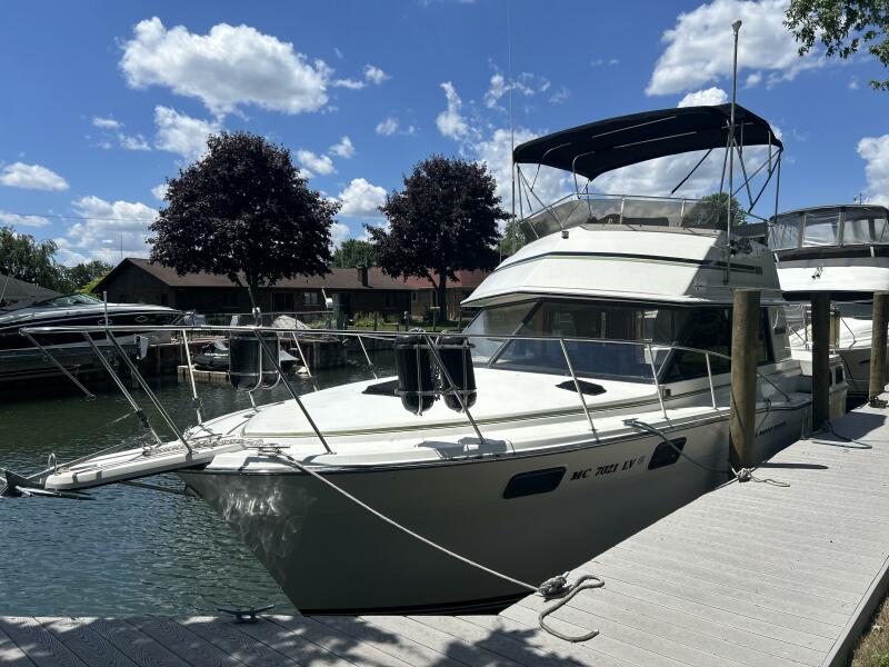 1985 Carver 3207 — photo 1