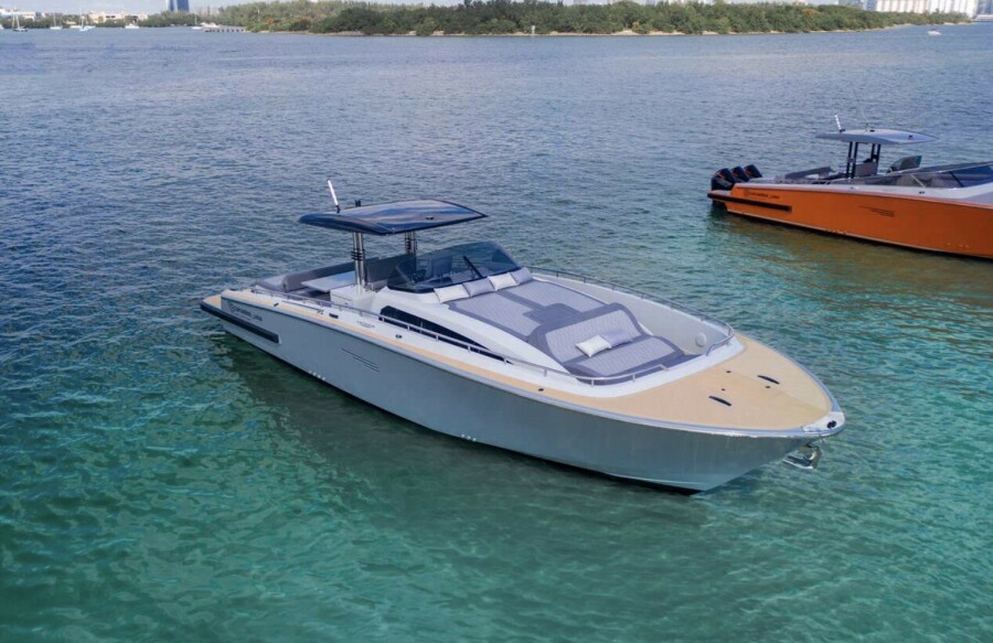 2027 Canados Gladiator 431 Walk-around — photo 1