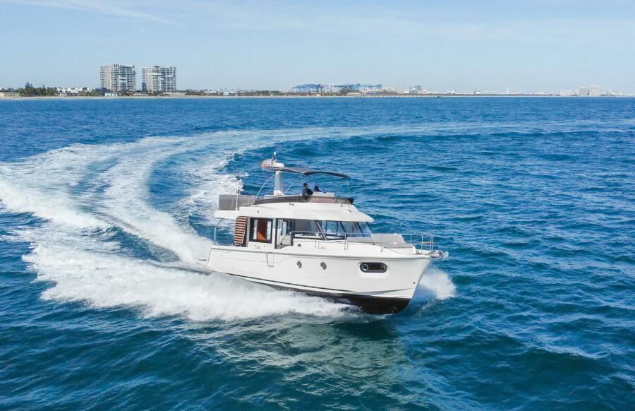 2025 Beneteau — photo 1