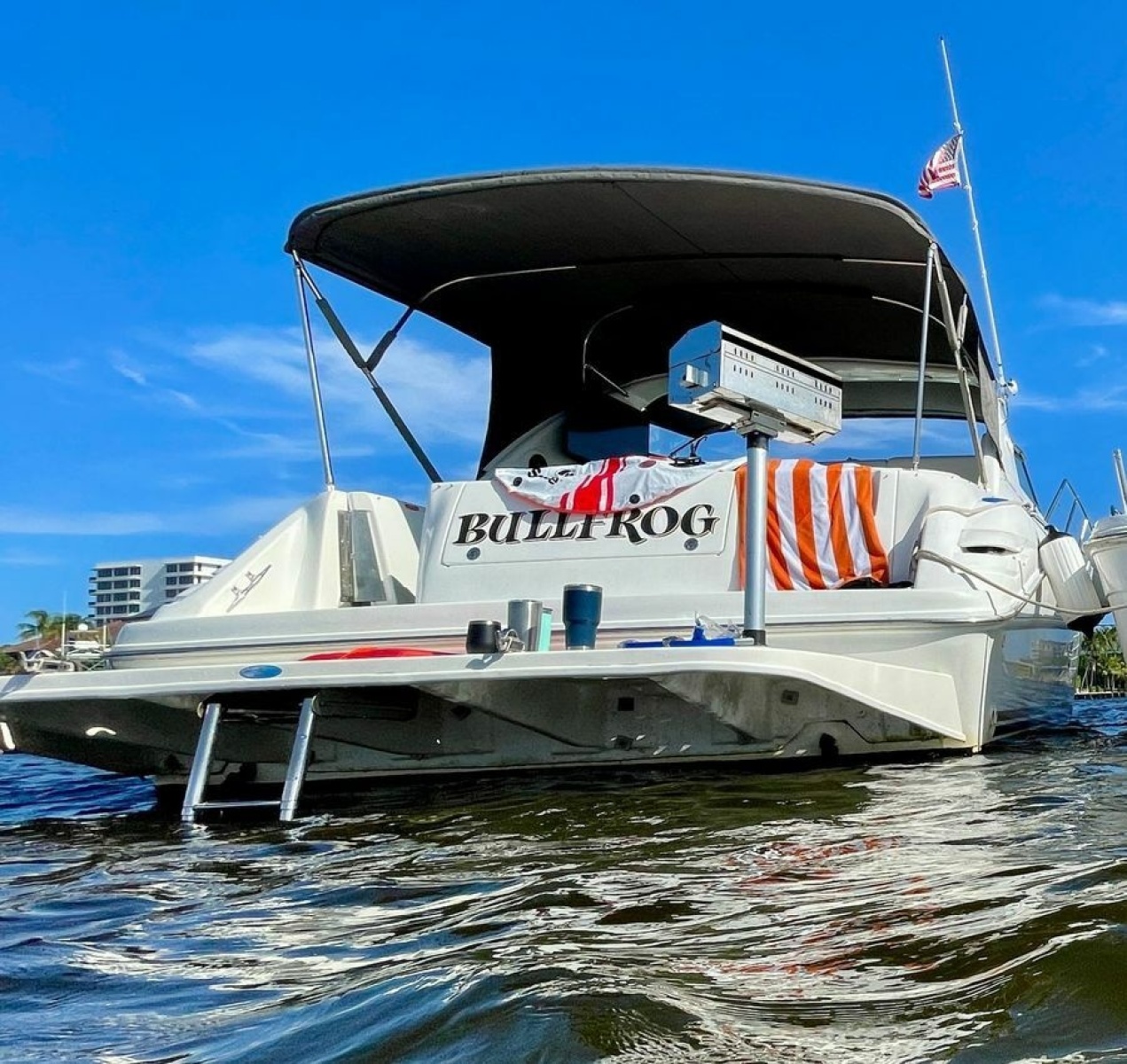 1995 Sea Ray 370 Sundancer — photo 1