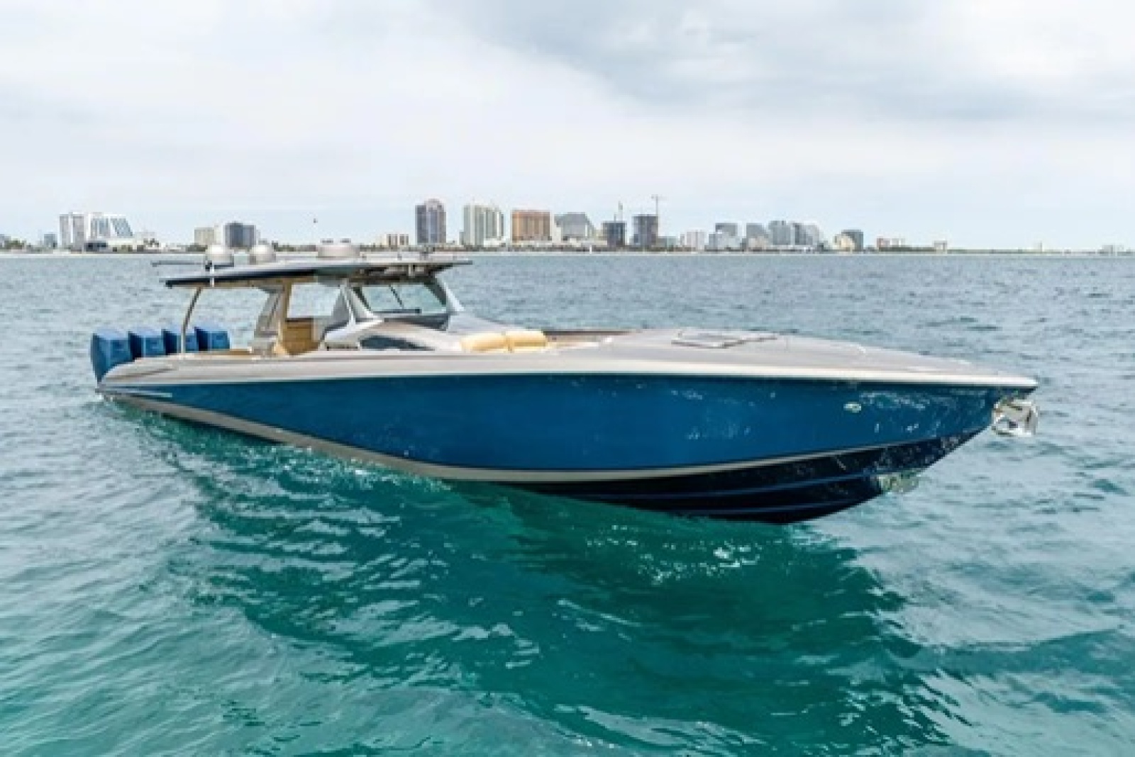 2020 Nor-Tech 550 SPORT CENTER CONSOLE — photo 1