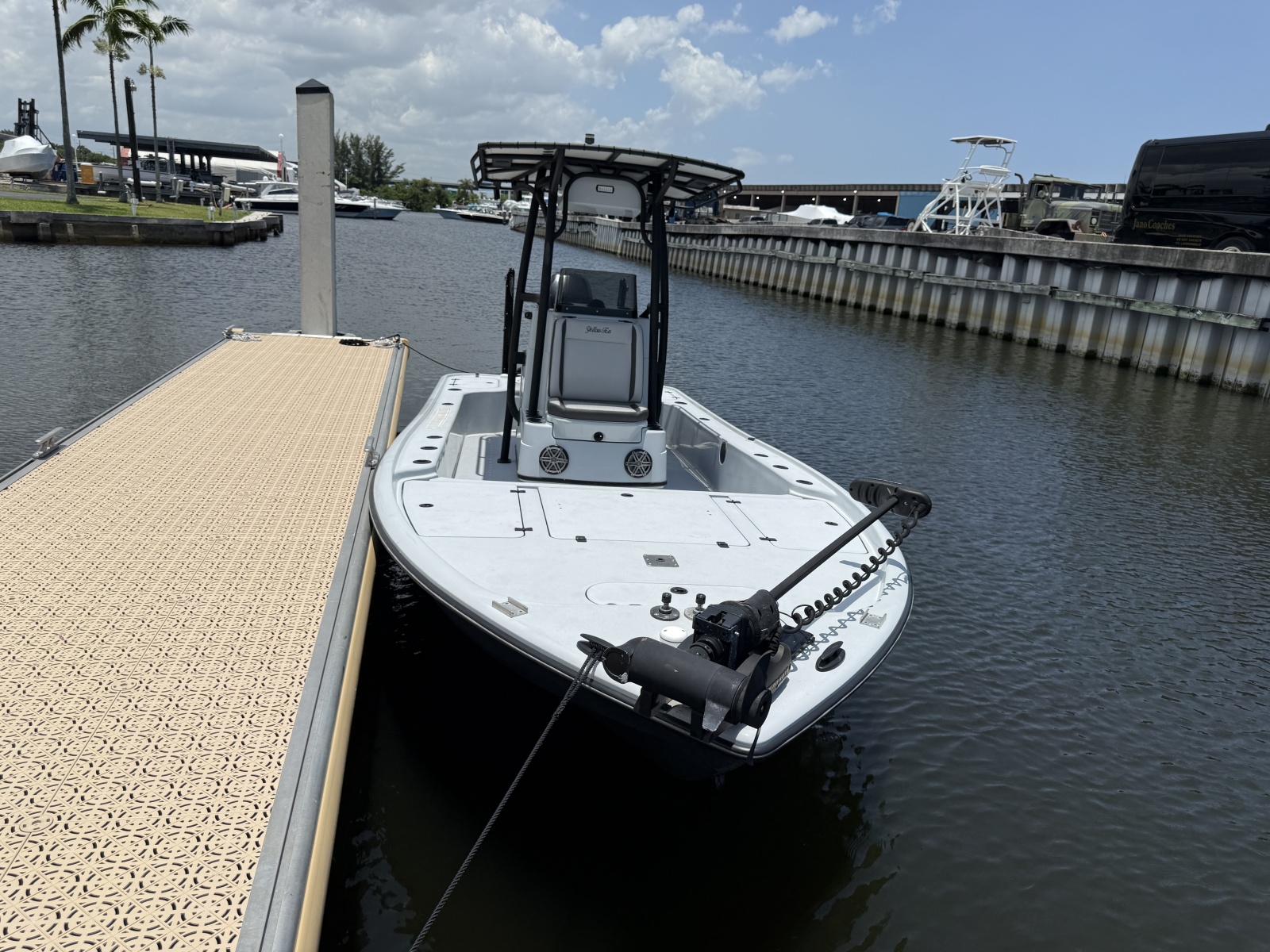 2017 Yellowfin 24 Bay CE — photo 1