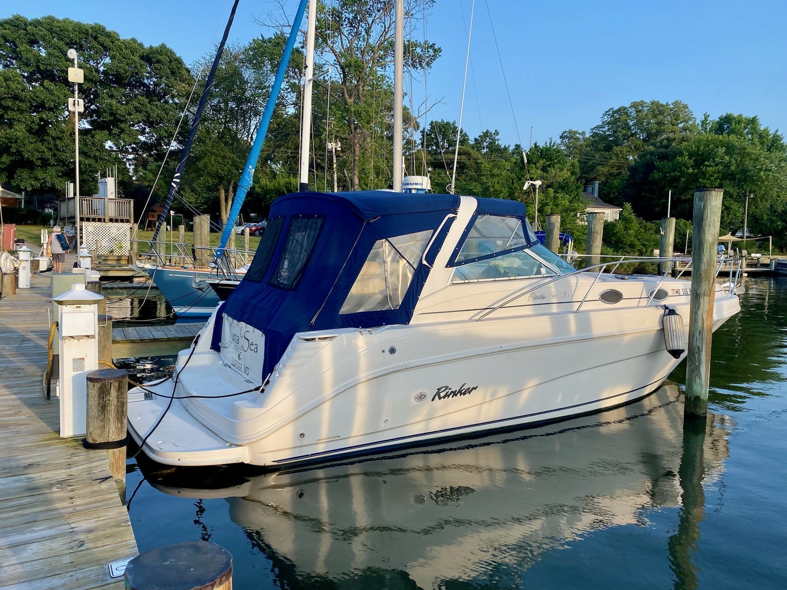 2000 Rinker 330 Fiesa Vee — photo 1