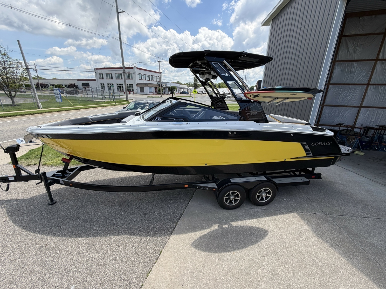 2021 Cobalt R8 Surf — photo 1