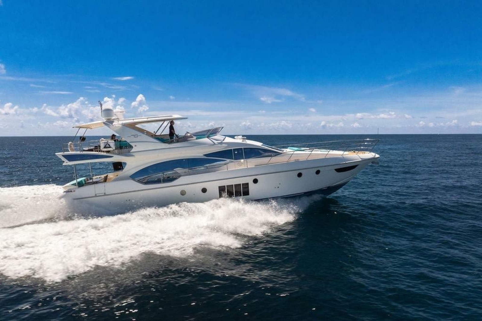 2011 Azimut 70 — photo 1