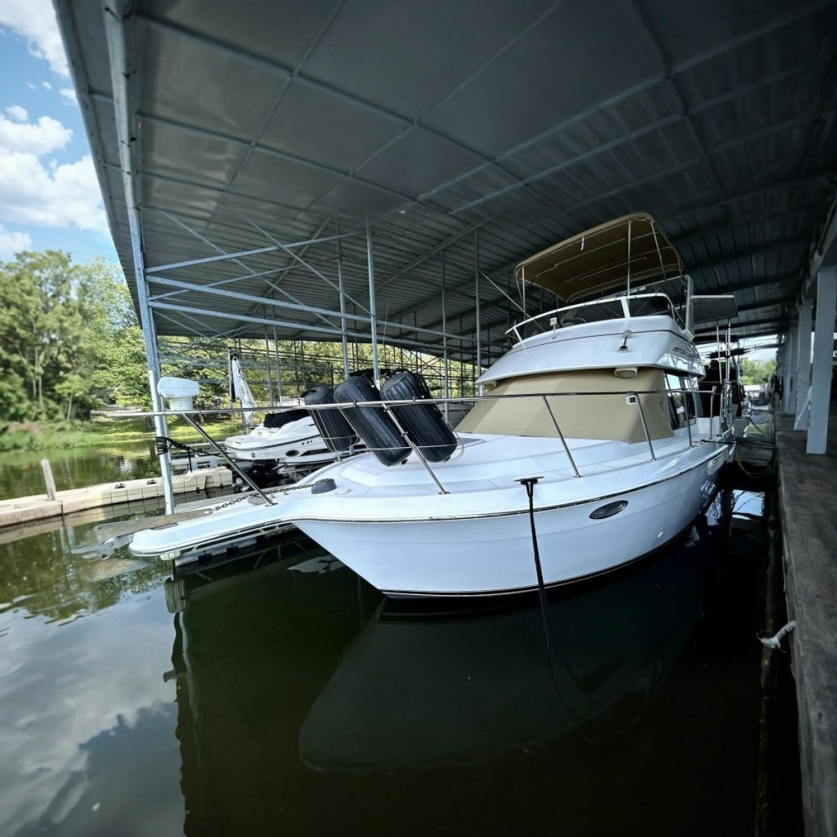 1999 Carver 326 Aft Cabin Motor Yacht — photo 1