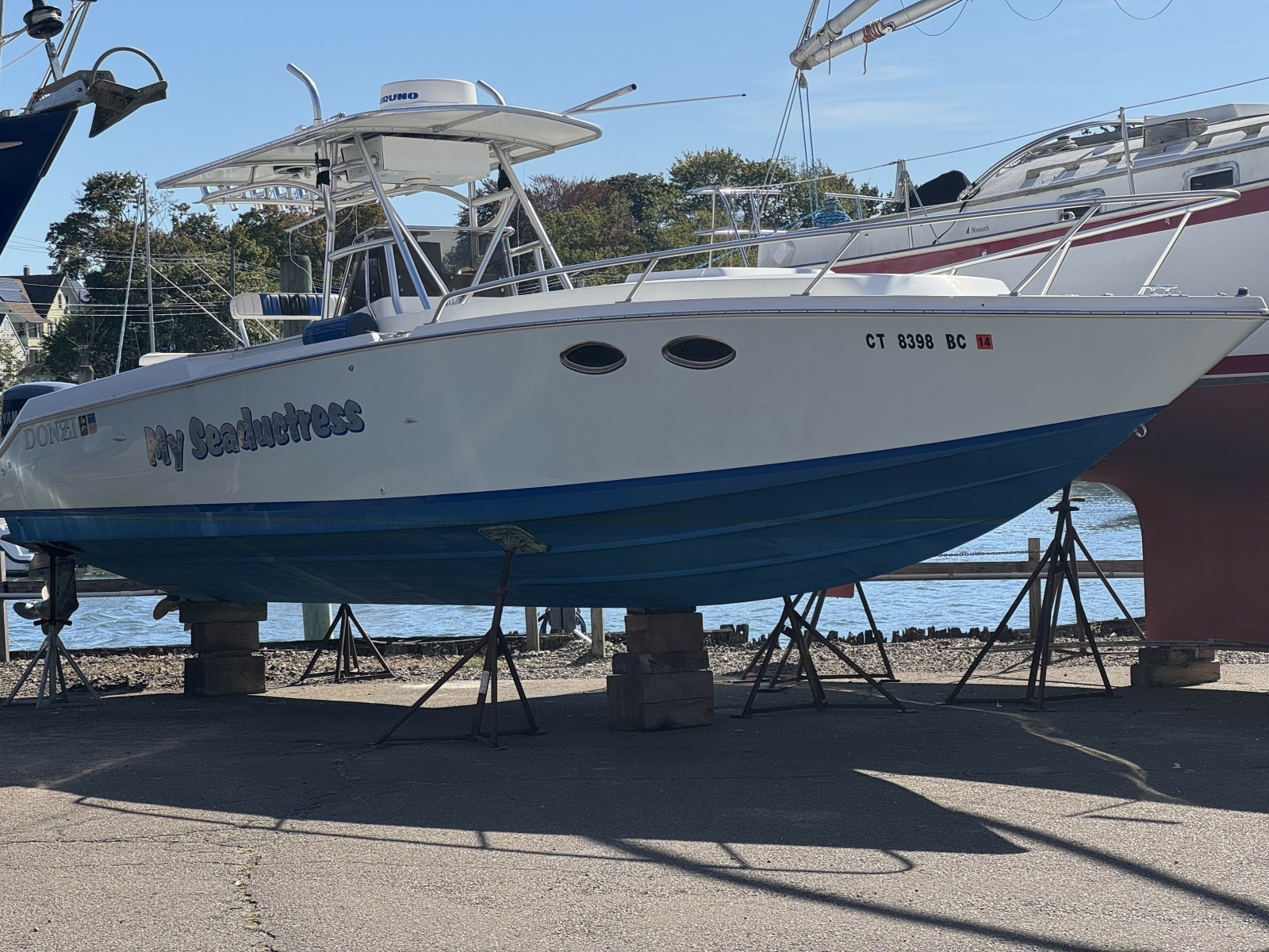 1990 Donzi F 33 — photo 1
