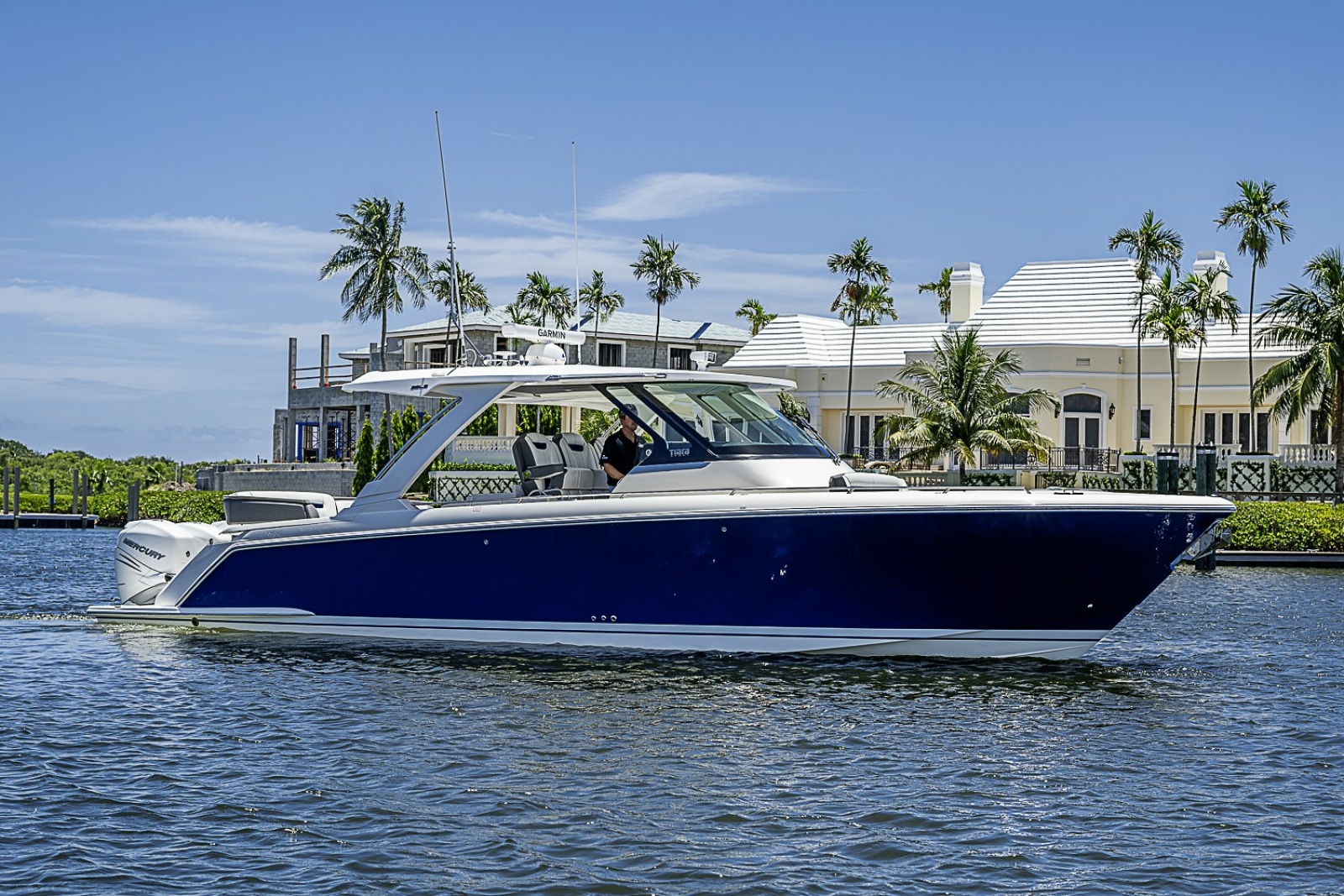 2021 Tiara Yachts 38 LS — photo 1