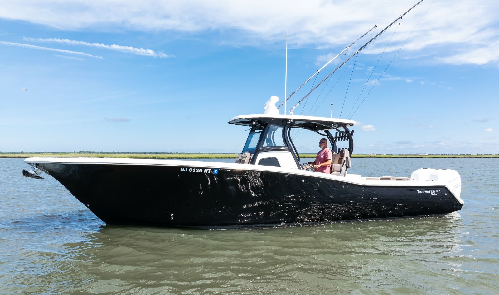 2023 Tidewater 320 CC Adventure — photo 1