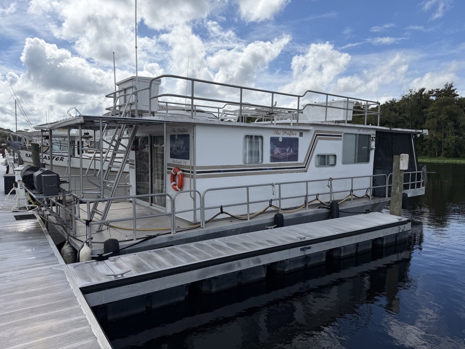 1988 Leisurecraft House Boat — photo 1