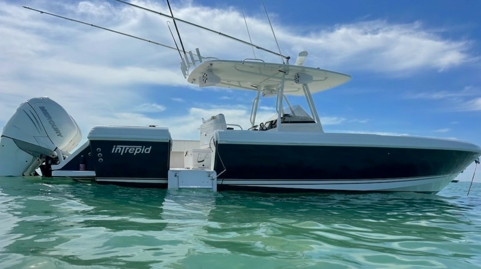 2004 Intrepid 370 Center Console — photo 1