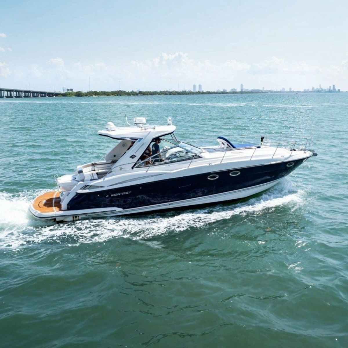 2008 Monterey 400 Sport Yacht — photo 1