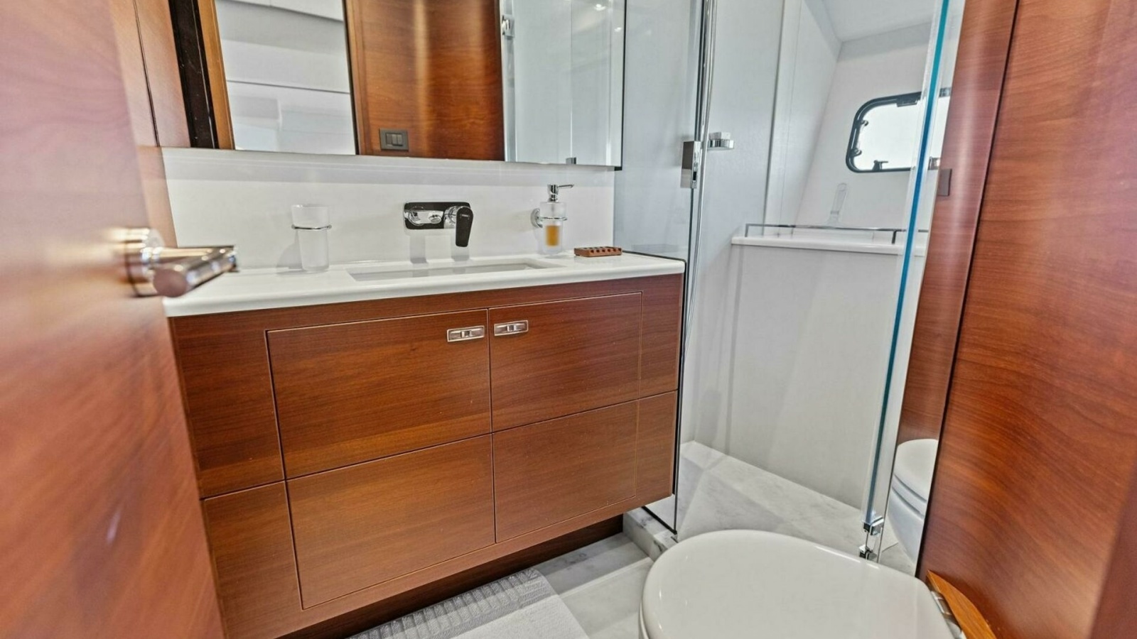 Photo 44