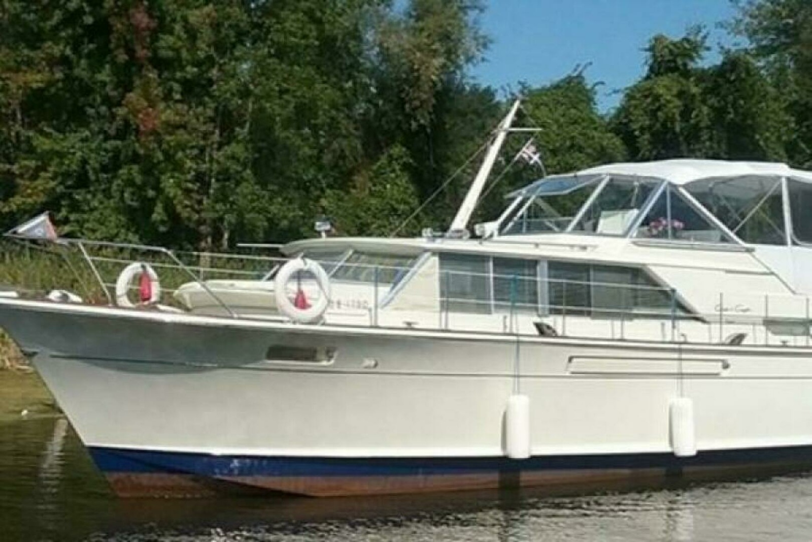 1970 Chris-Craft 42 Commander — photo 1